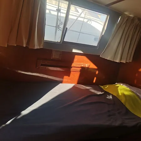 Petit Yacht 乐巴凯尔斯