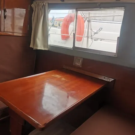 보트호텔 Petit Yacht 르발카레스