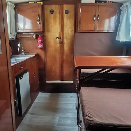 Petit Yacht 르발카레스