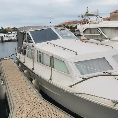 보트호텔 Petit Yacht