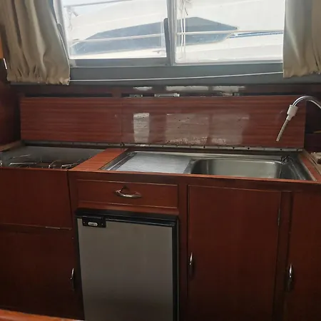 Botel Petit Yacht Le Barcares