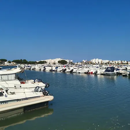 Petit Yacht 보트호텔